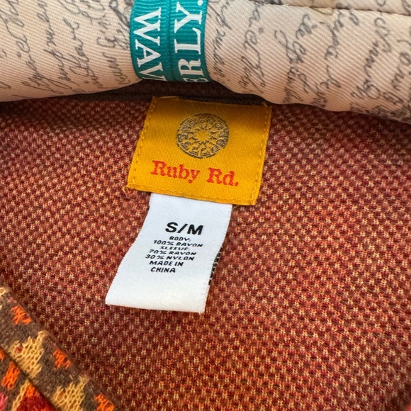 Multicolor Patterned Fringe Sweater - Picture 3 of 3